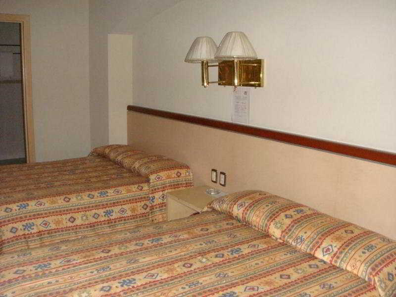 Hotel Montreal Леон Экстерьер фото